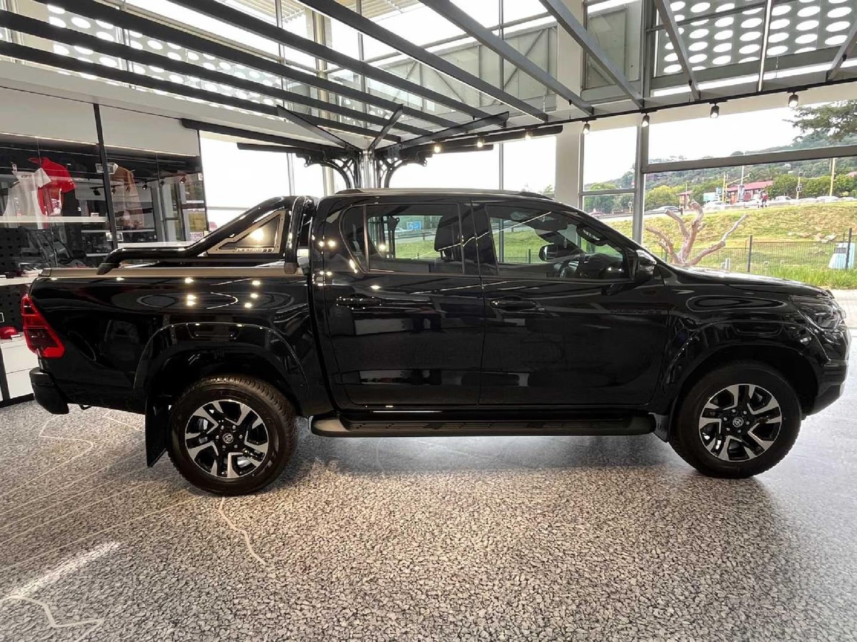 Toyota Hilux 2026 (3)