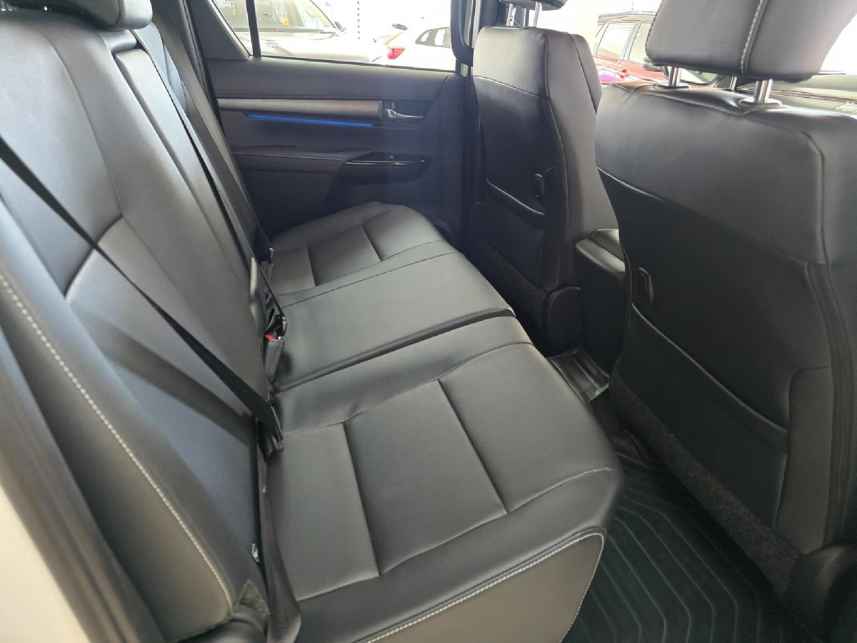 Toyota Hilux 2026 (9)