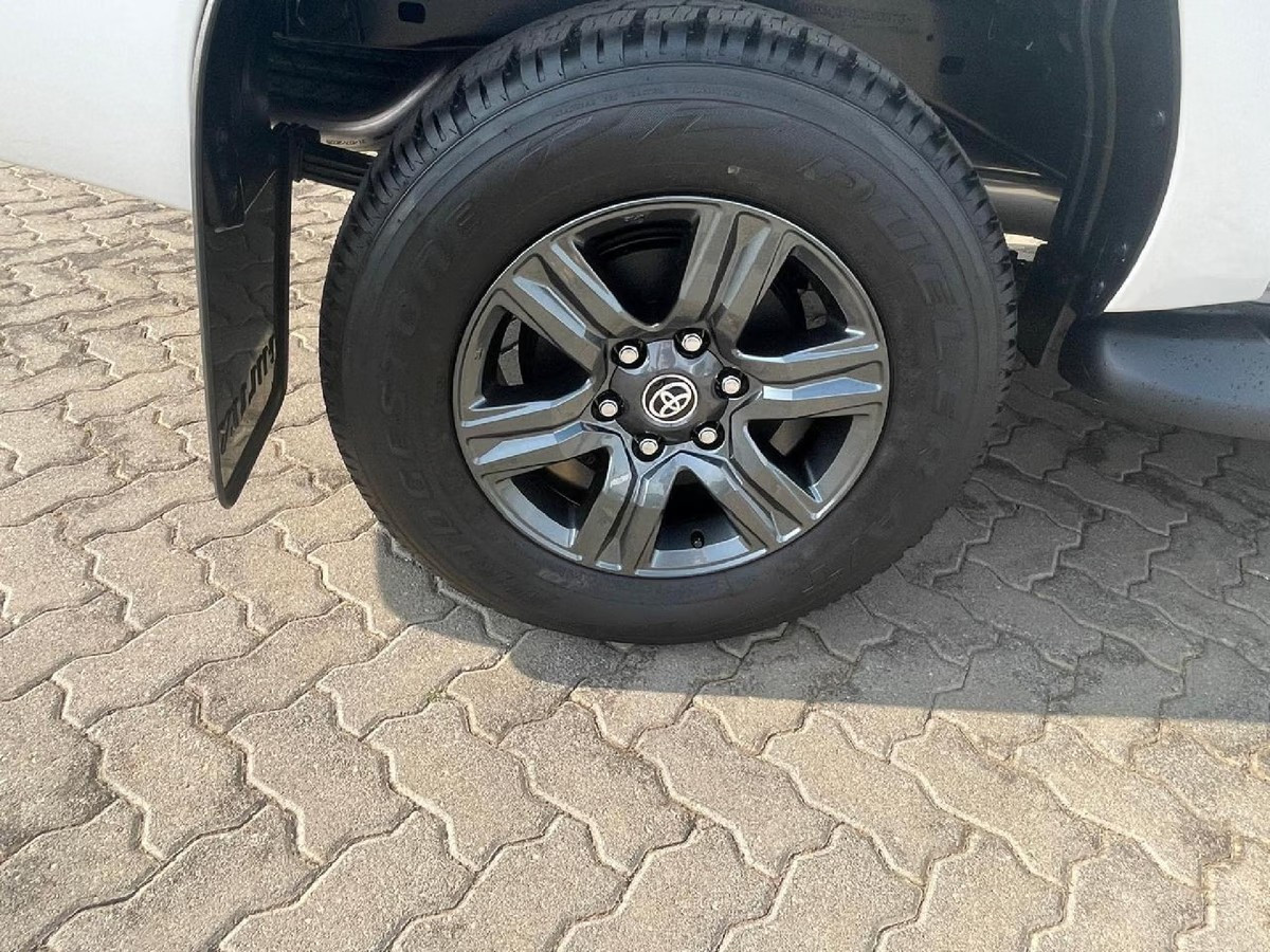 Toyota Hilux 2026 (4)
