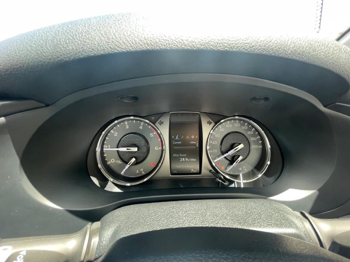 Toyota Hilux 2026 (6)