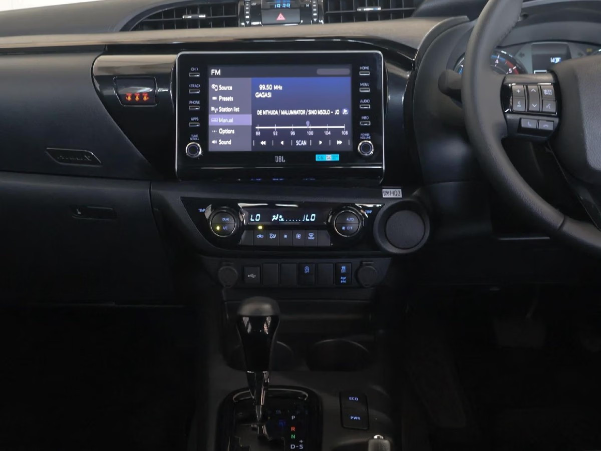 Toyota Hilux 2026 (5)