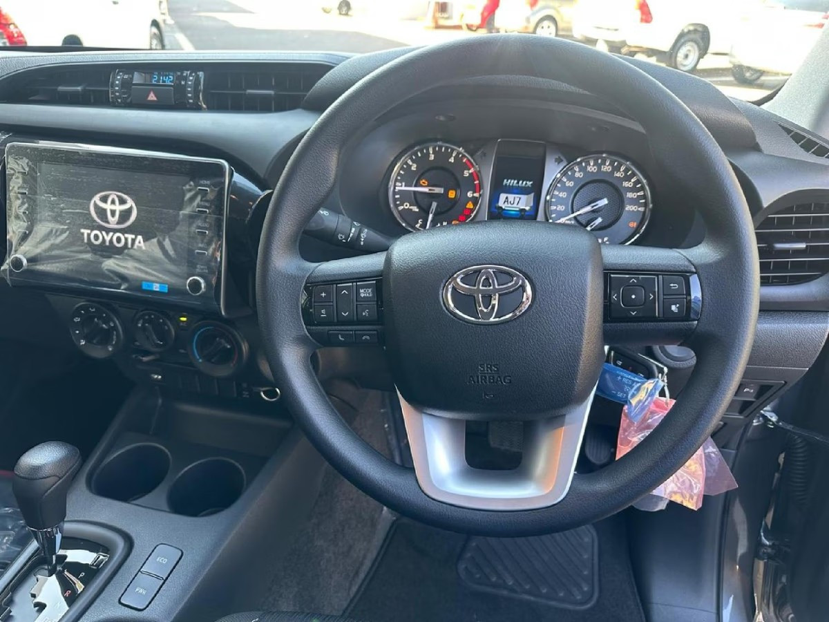 Toyota Hilux 2026 (8)