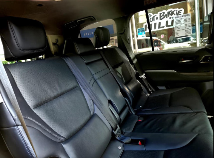 Toyota Land Cruiser 300 2024 (9)