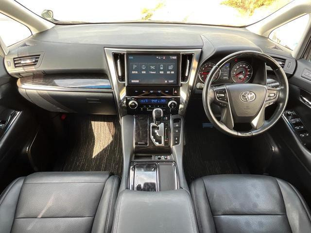 Toyota Vellfire 2018 (5)