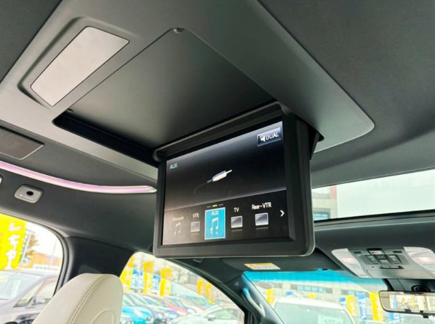 Toyota Vellfire 2018 (4)