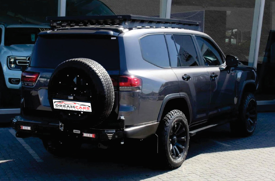 Toyota Land Cruiser 300 2022 (3)