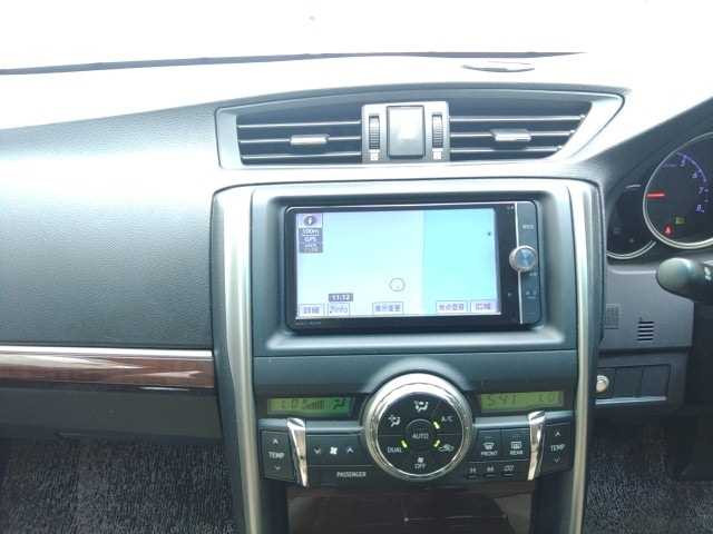 Toyota Mark X 2012 (8)