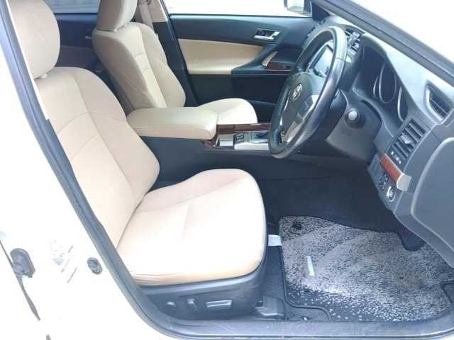 Toyota Mark X 2012 (6)