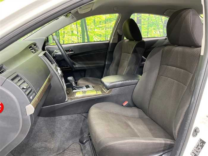 Toyota Mark X 2015 (8)