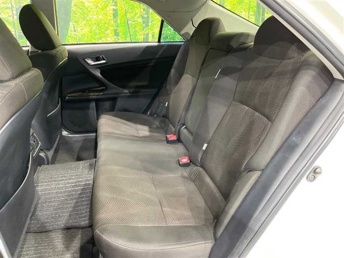 Toyota Mark X 2015 (10)
