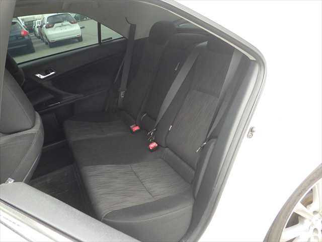 Toyota Mark X 2011 (10)