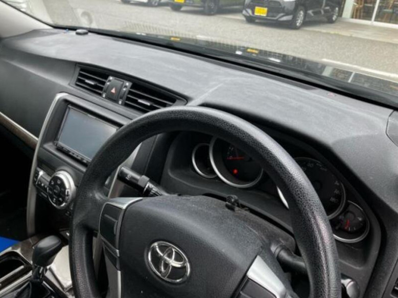 Toyota Mark X 2016 (5)