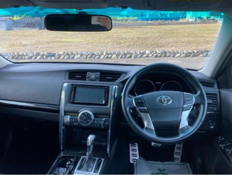 Toyota Mark X 2010 (6)