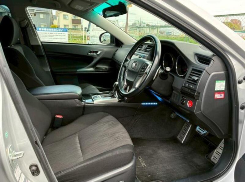 Toyota Mark X 2010 (3)