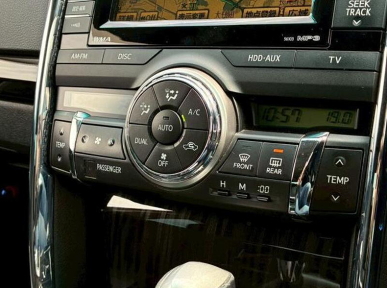 Toyota Mark X 2010 (7)