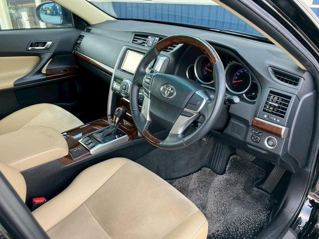 Toyota Mark X 2013 (6)
