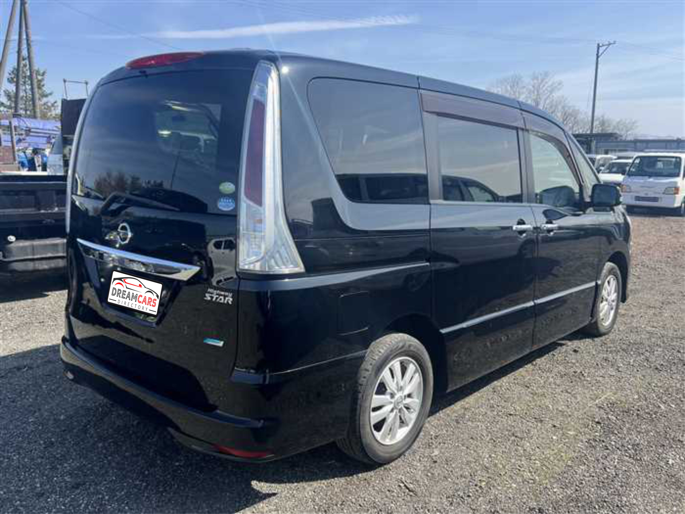 Nissan Serena 2011 (2)