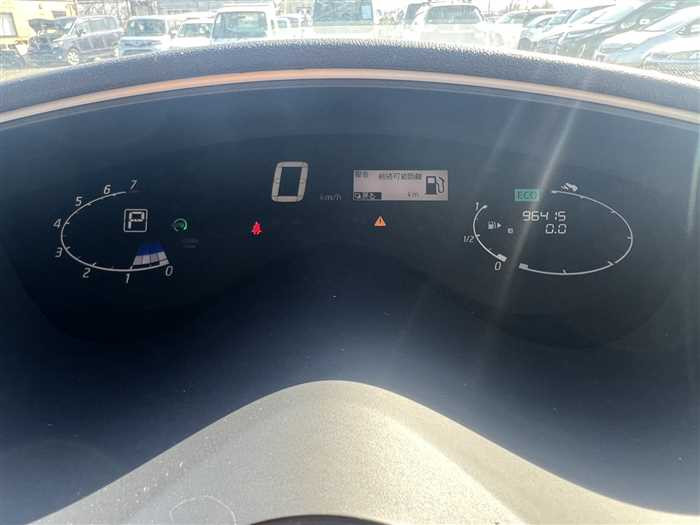 Nissan Serena 2011 (6)