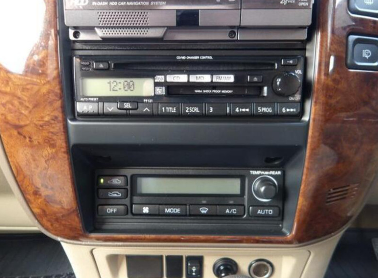 Nissan Safari 2003 (9)