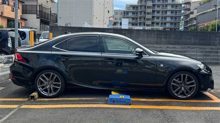 Lexus IS 200t 2015 (2)