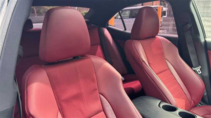 Lexus IS 200t 2015 (8)