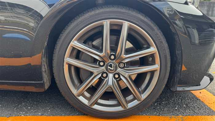 Lexus IS 200t 2015 (6)