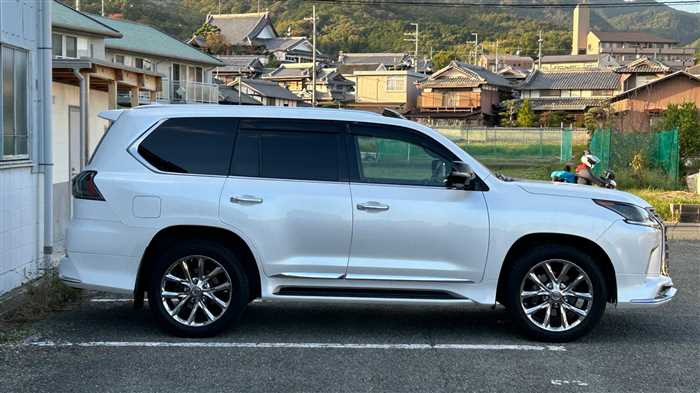 Lexus LX 570 2018 (2)