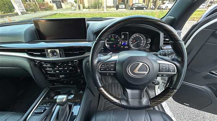 Lexus LX 570 2018 (7)