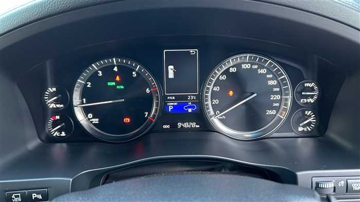 Lexus LX 570 2018 (8)