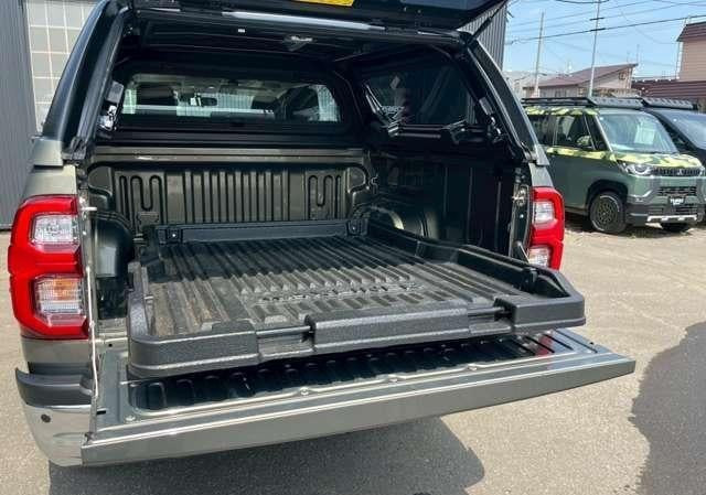 Toyota Hilux 2023 (4)