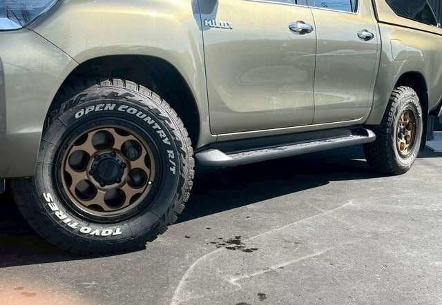 Toyota Hilux 2023 (8)