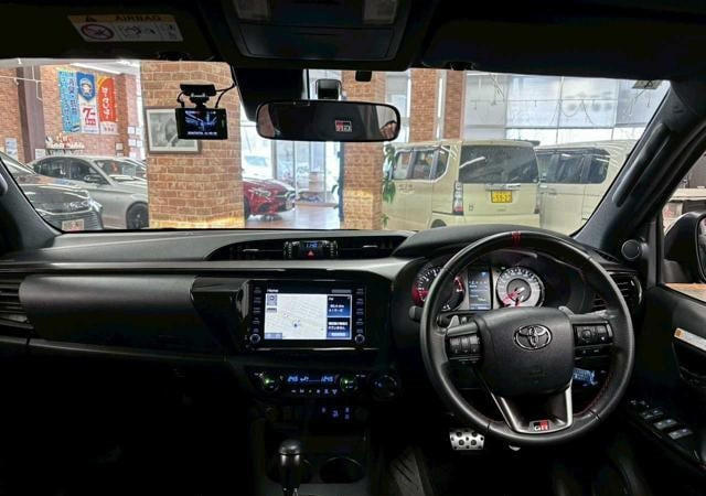 Toyota Hilux 2022 (6)