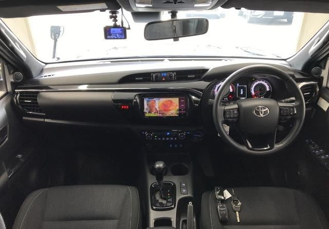 Toyota Hilux 2020 (6)