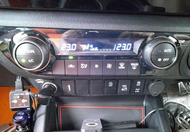 Toyota Hilux 2021 (9)