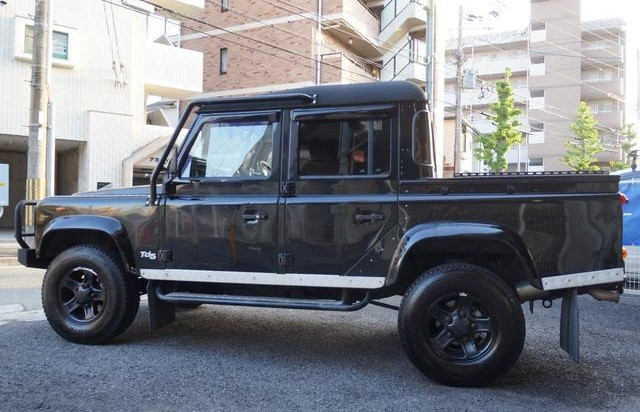 Land Rover Defender 110 2002 (2)
