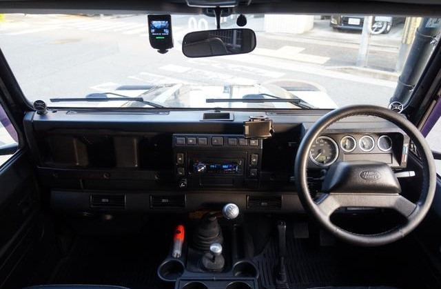 Land Rover Defender 110 2002 (7)