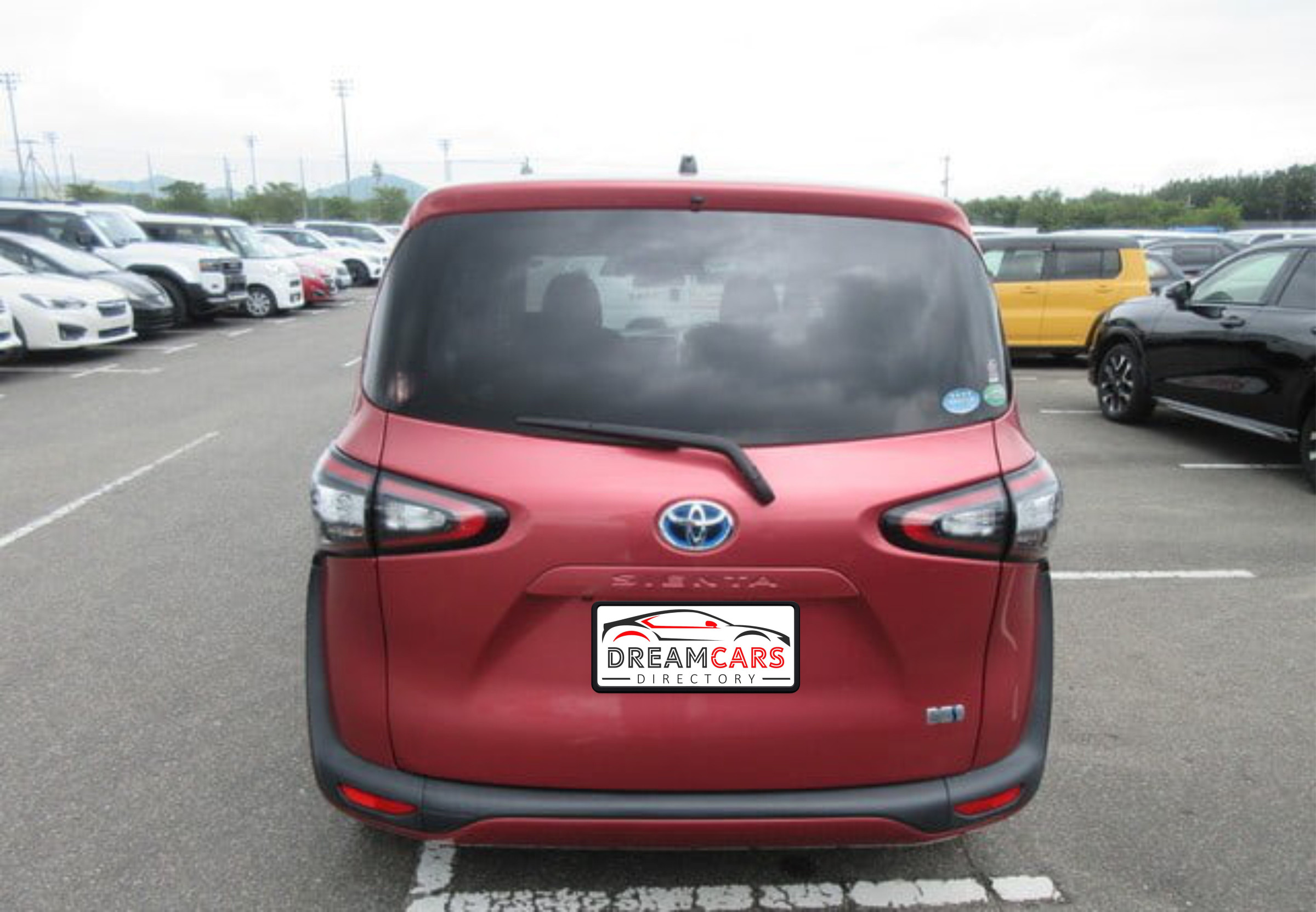 Toyota Sienta Hybrid 2015 (3)