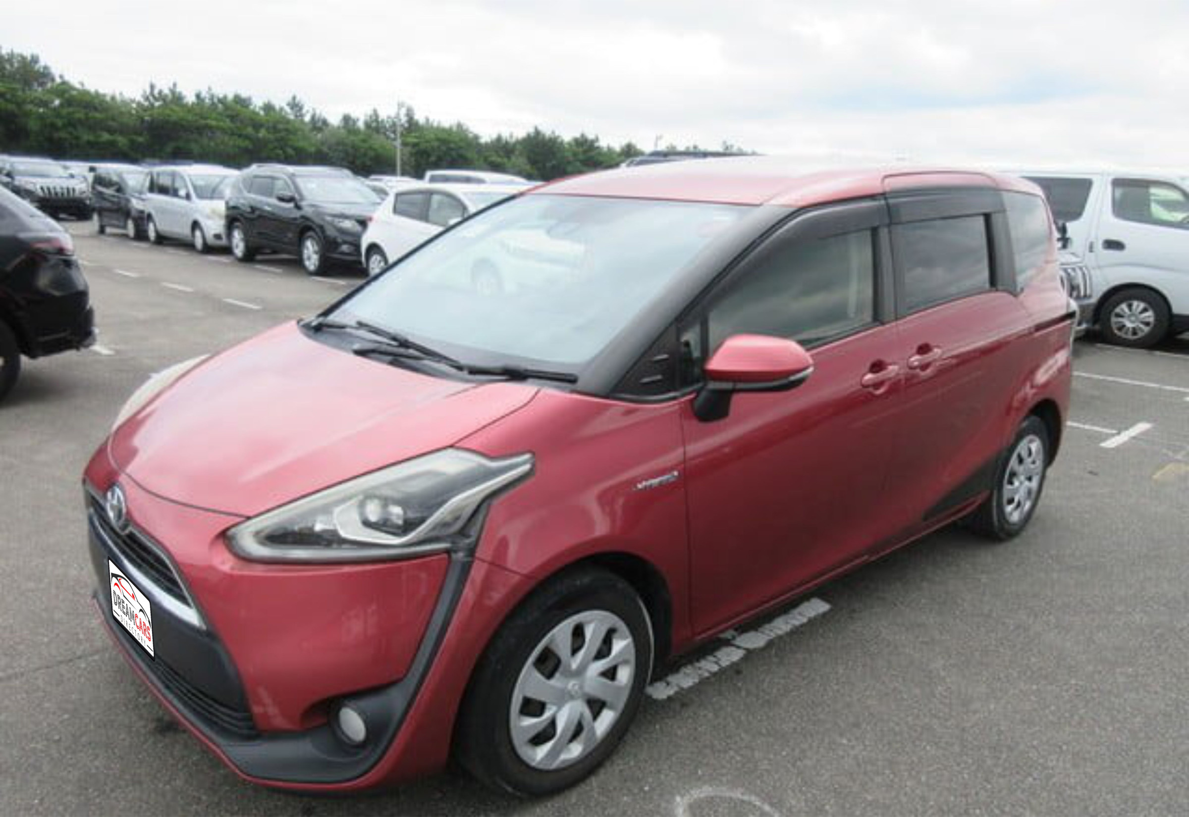 Toyota Sienta Hybrid 2015