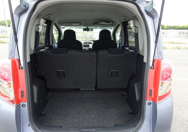 Toyota Ractis 2005 (10)