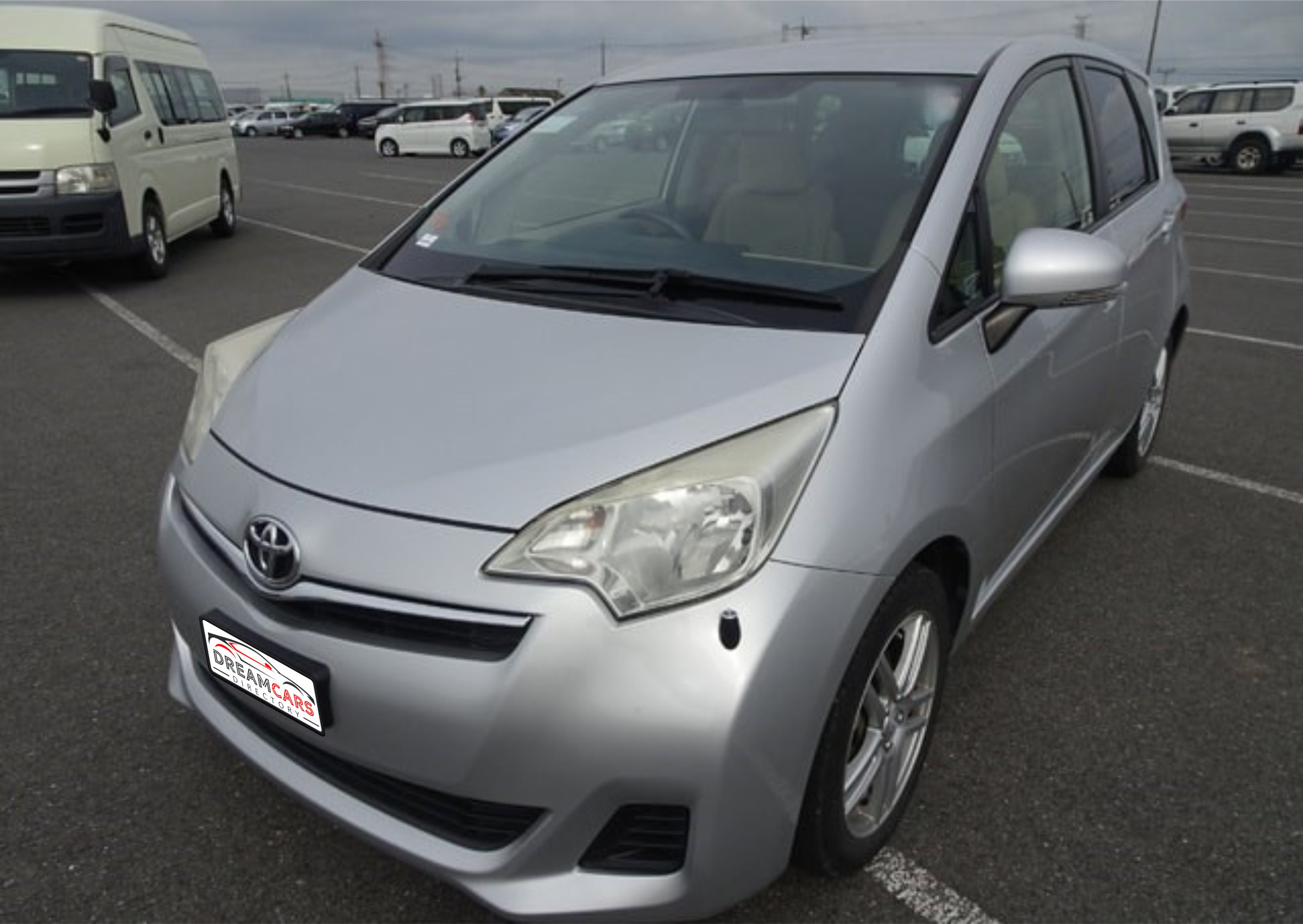 Toyota Ractis 2012