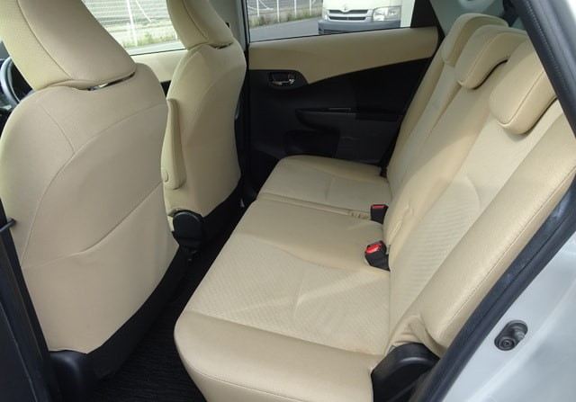 Toyota Ractis 2012 (10)