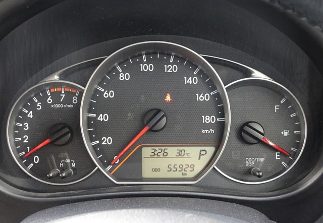 Toyota Ractis 2012 (7)