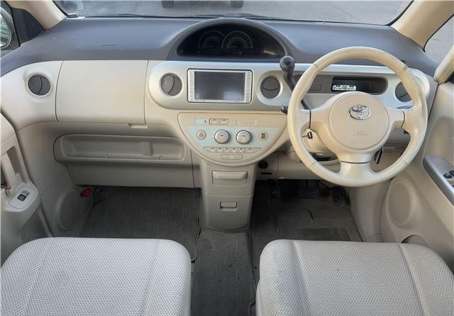 Toyota Porte 2006 (4)