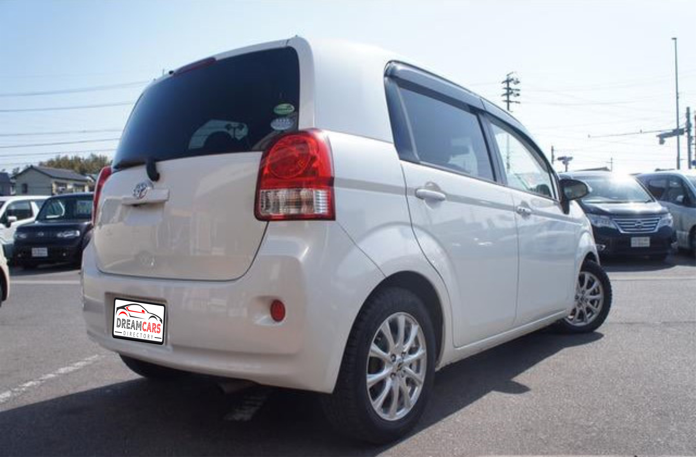 Toyota Porte 2013 (4)