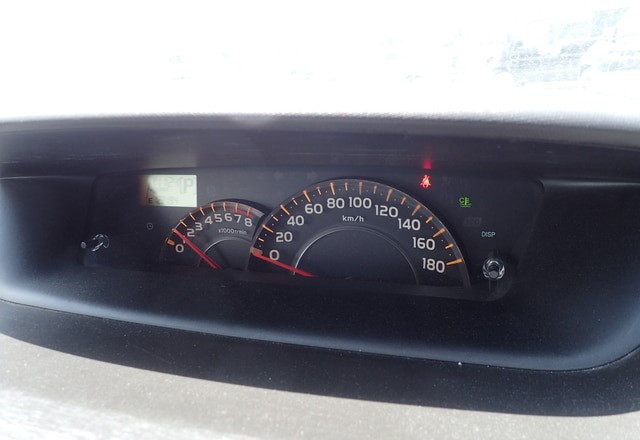 Toyota Passo Sette 2009 (7)