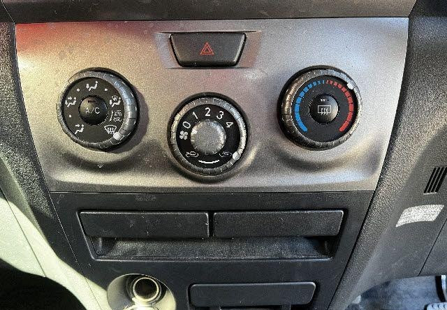 Toyota bB 2012 (6)