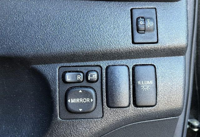 Toyota bB 2012 (8)