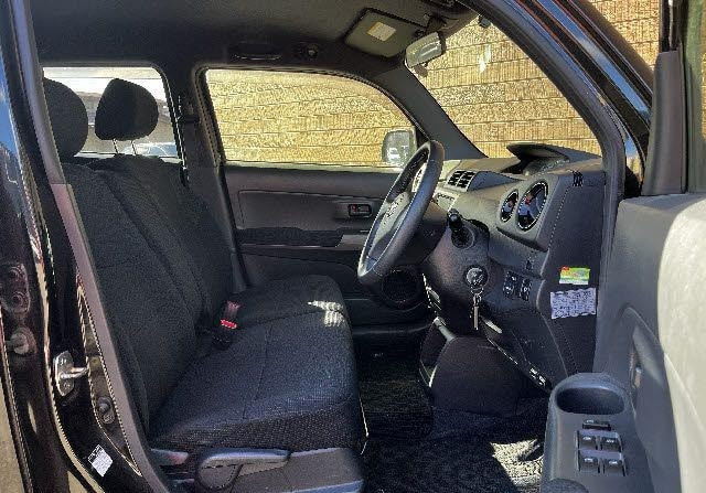 Toyota bB 2012 (4)
