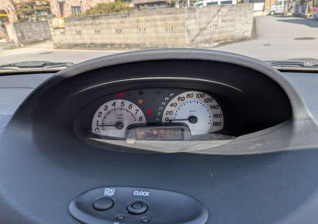 Toyota Fun Cargo 2004 (5)