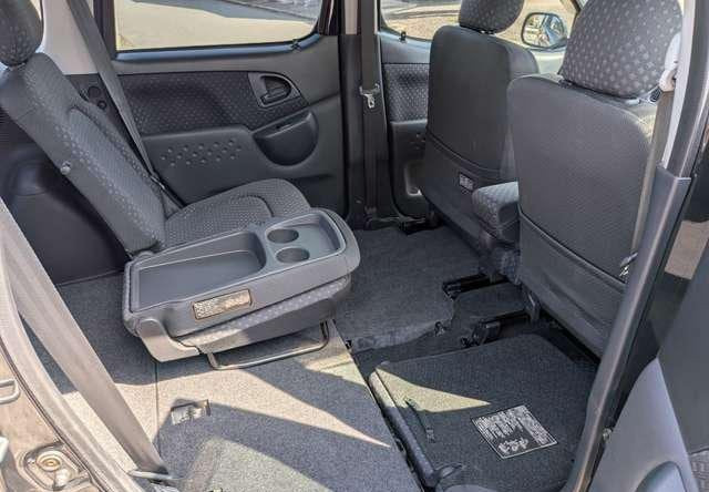 Toyota Fun Cargo 2004 (8)